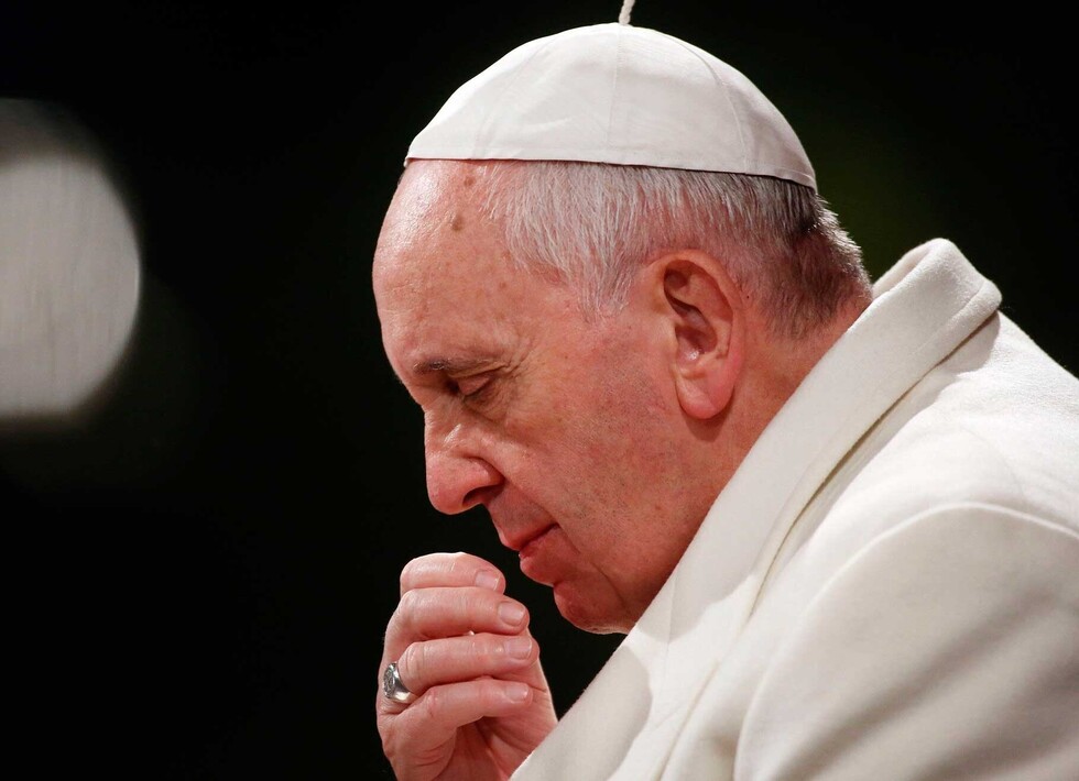 Papa reconoce errores en casos de abuso sexual