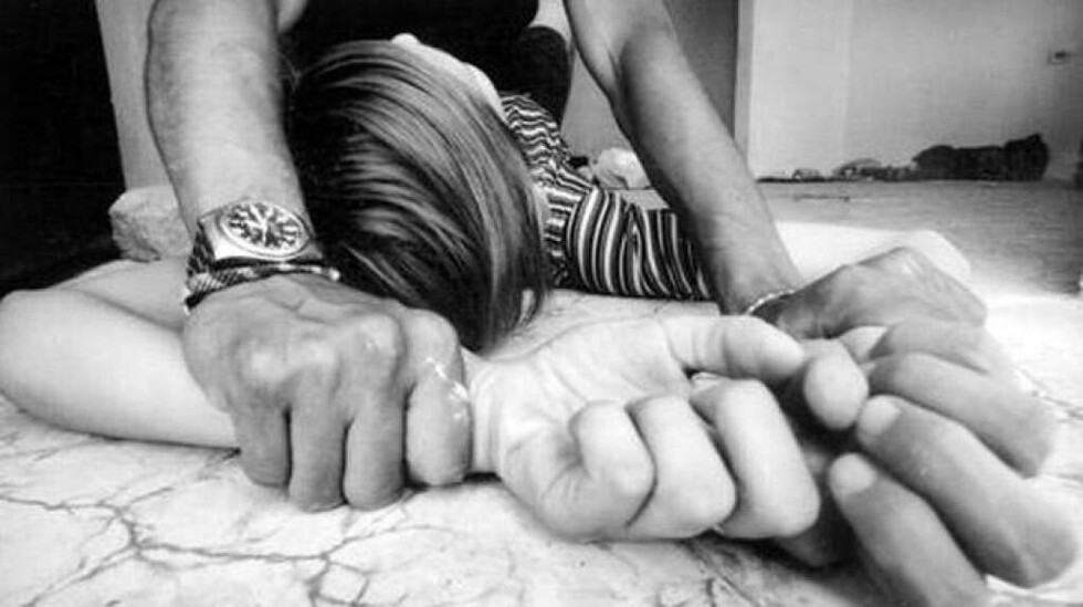 Mandan a la cárcel a médico por violación a su ex pareja