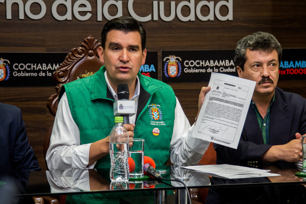 Leyes alerta que intentarán detenerlo y Costas pide a Cochabamba defenderlo