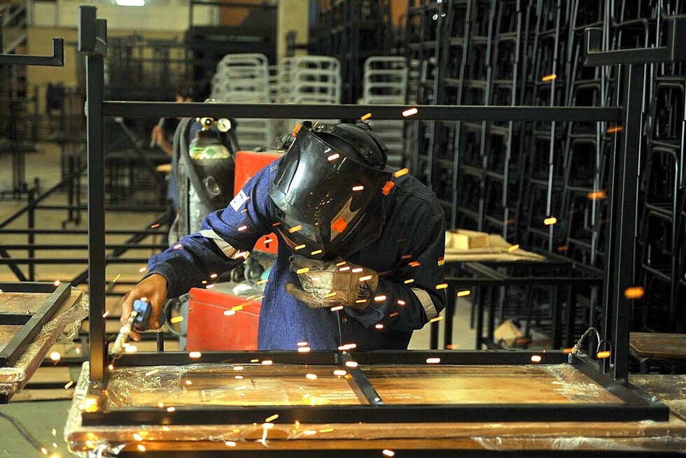 Industriales plantean congelar el salario mínimo y desvincularlo de los bonos