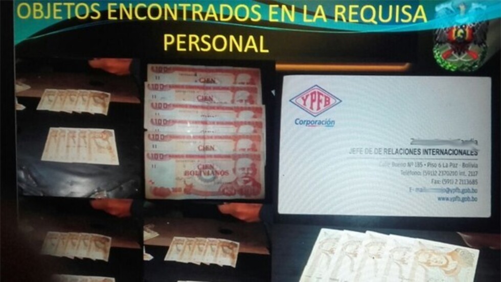 Cae mujer que ofrecía cargos en YPFB