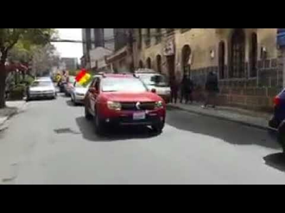 Activistas exigieron respeto al voto del 21F frente al TSE