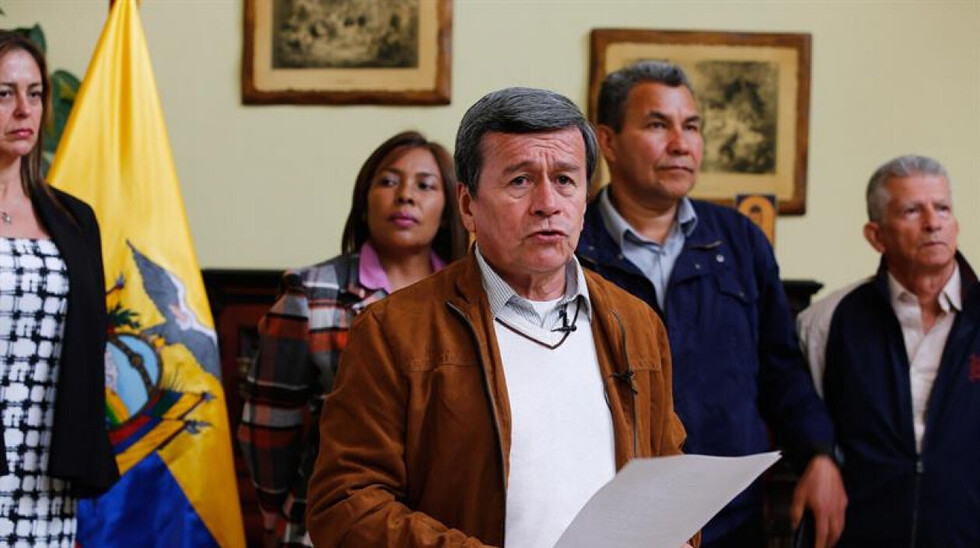 ELN afirma que seguirá en mesa de negociación