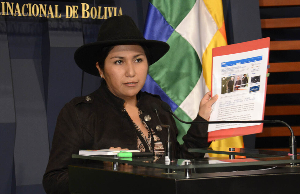 Exministra Paco sindicada de "asfixiar" medios postula a la dirección de Erbol