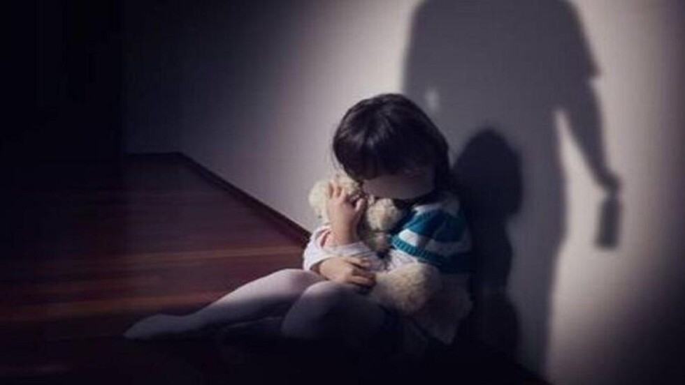 Violaba a su sobrina, lo descubrieron y se mató