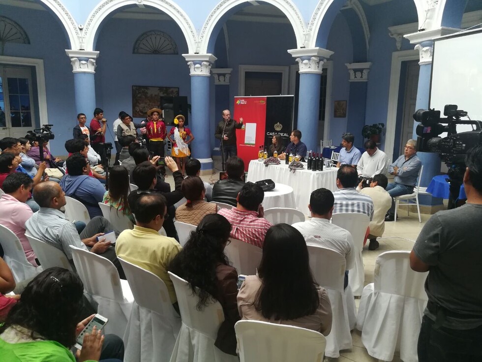 Gobernador aseguró apoyo a productores de vinos y singanis de Tarija