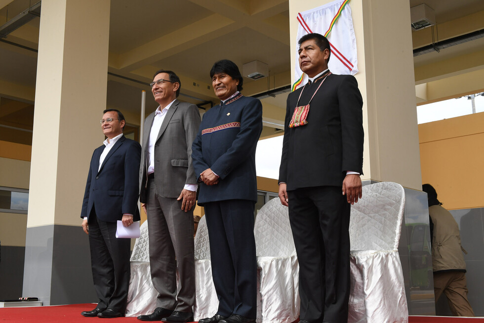 CAN condecora a presidentes de Bolivia y Perú