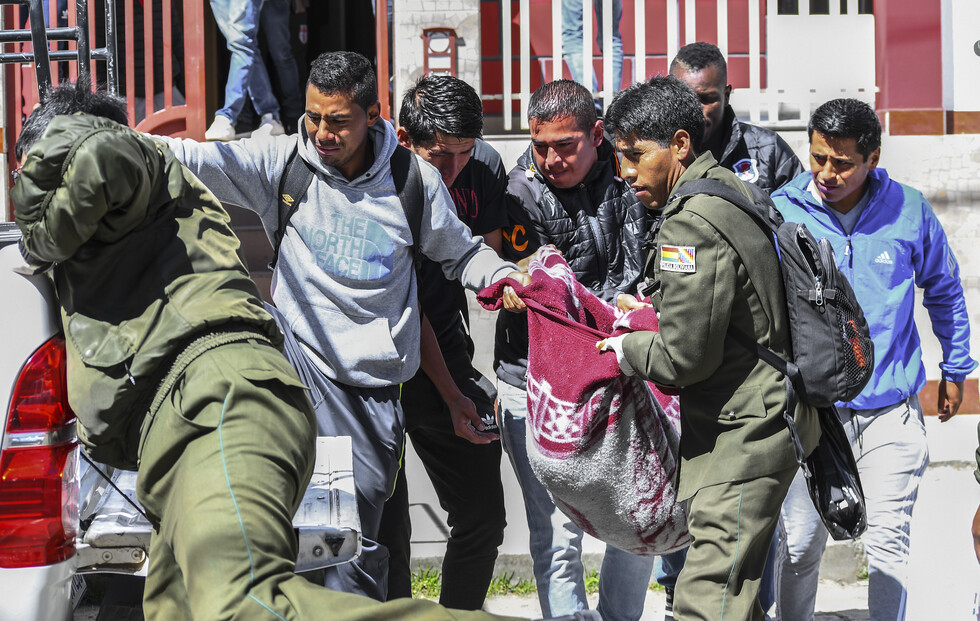 Un futbolista cae del piso 4 y hay dos aprehendidos