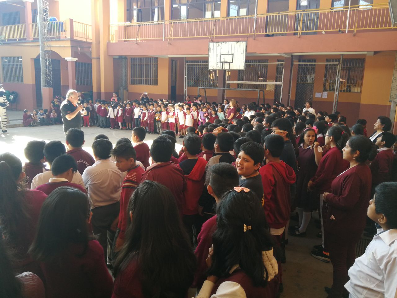 Juventudes impulsa programa “Alcaldía en tu colegio” con atenciones médicas gratuitas