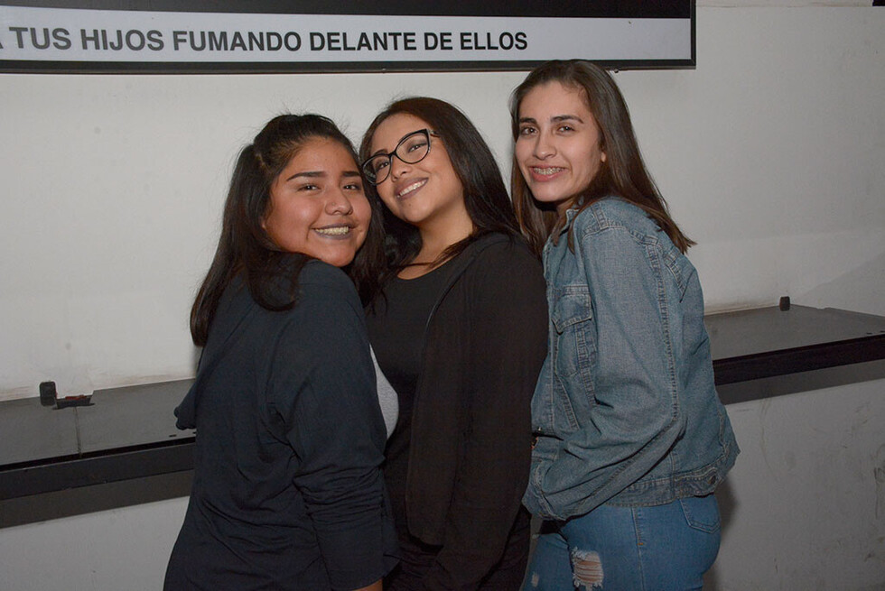 Junte de amigos en Kapital
