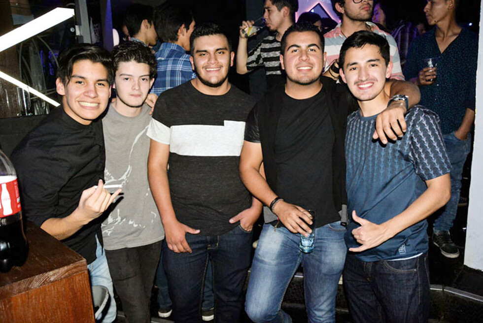 De fiesta con los amigos