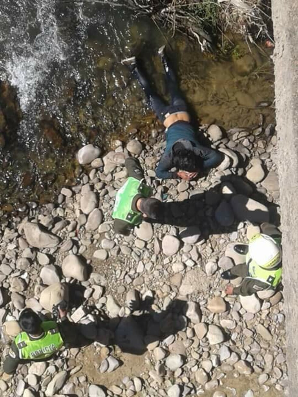 Sujeto saltó del puente San Martín por una apuesta