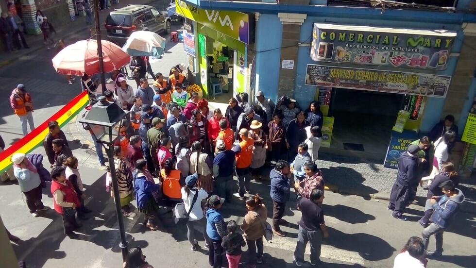 Gremiales protagonizan escándalo en la calle Sucre