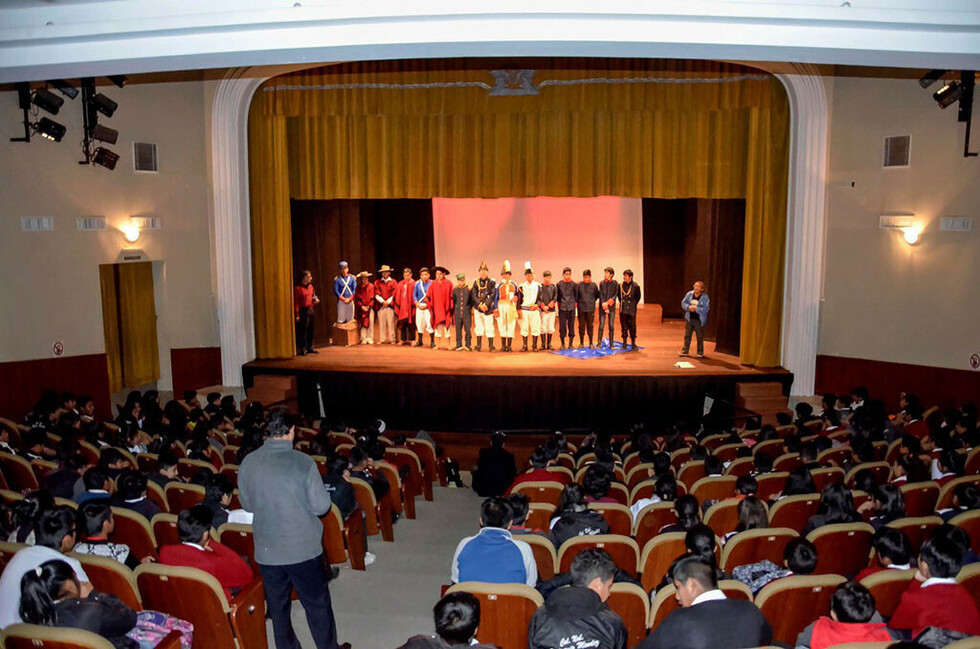 Jornada histórica en el Teatro Cultural