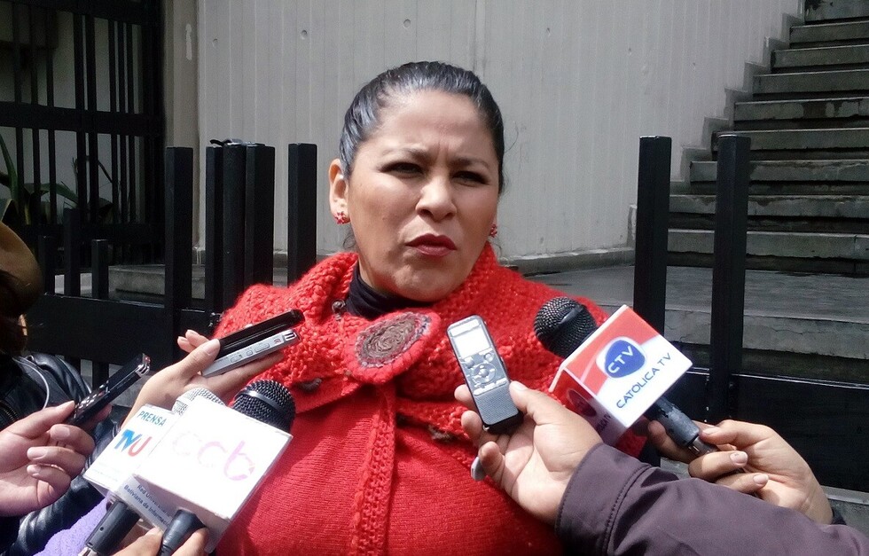 Fiscalía imputa a expresidenta de ABC por millonaria corrupción en contratos