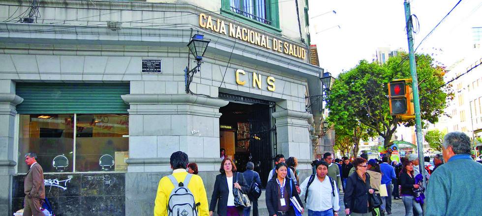 Ministerio de Salud procesa por falsedad a Gerente de la Caja Nacional