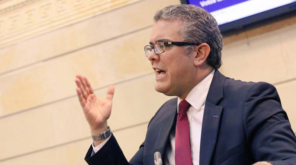 Iván Duque suspendería el diálogo con el ELN