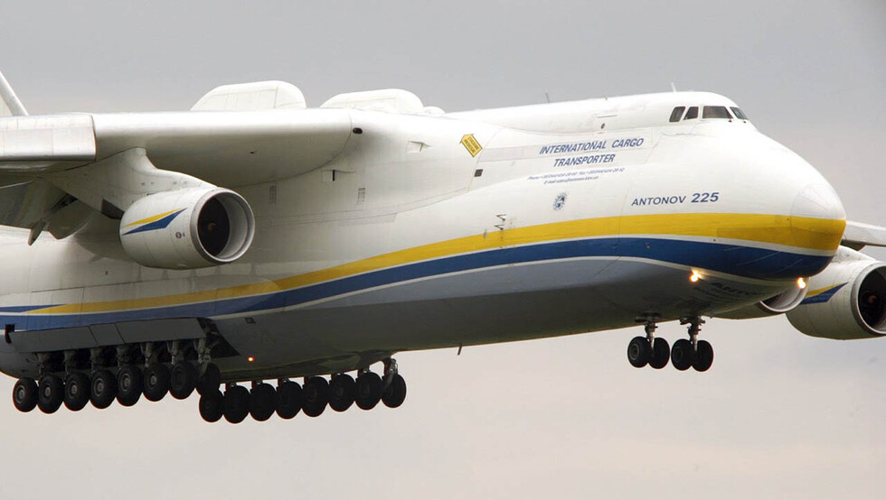 El Antonov, el avión más grande del mundo aterrizó en Chimoré