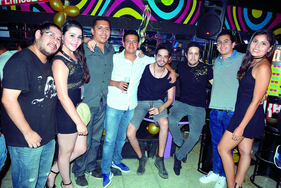 Noche de  amistad en  Perros y Gatos