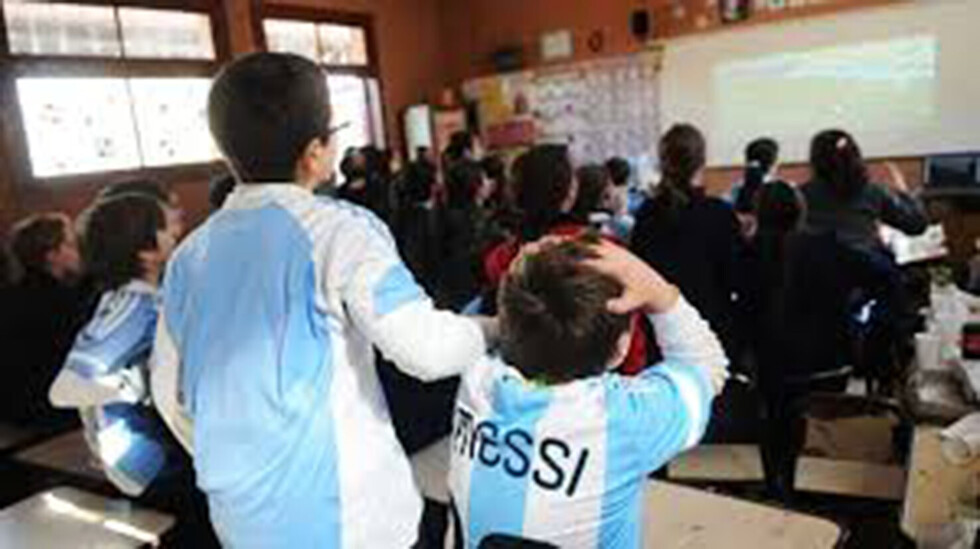 Lo violaron mientras maestra miraba el Mundial
