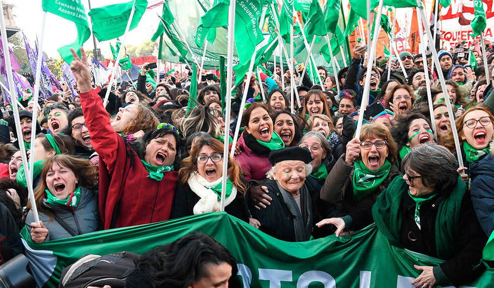 Alertan en España sobre retorno del fascismo a Europa