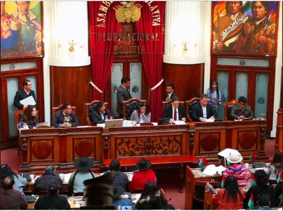 Asamblea Legislativa inicia interpelación a ministros de Justicia y Minería por caso Quiborax