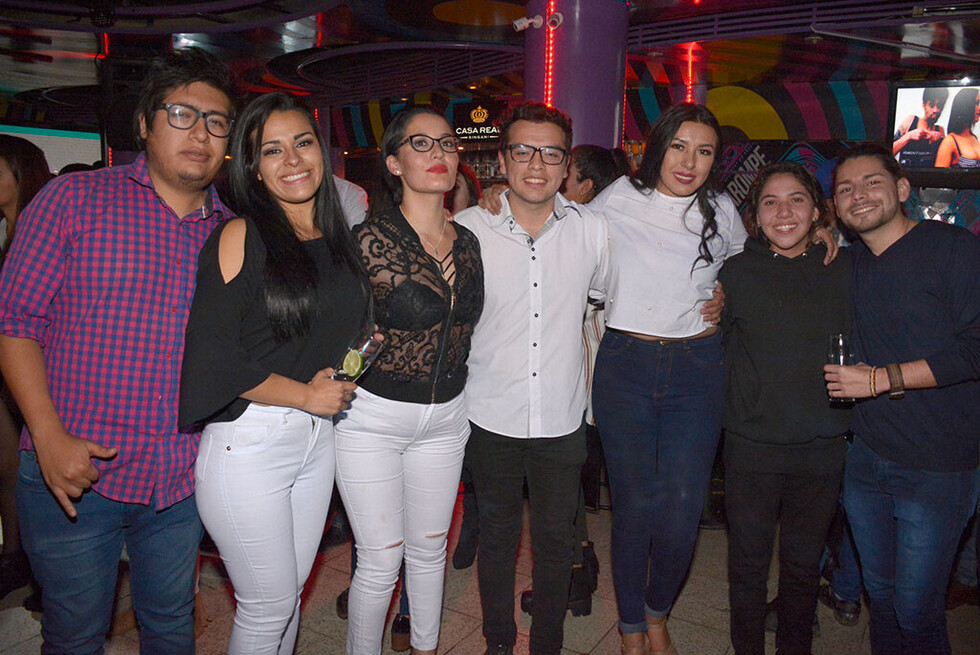 De fiesta en Perros  y Gatos