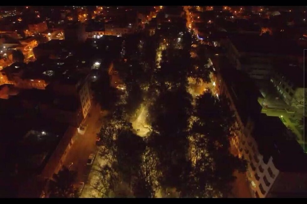 Alcalde junto a vecinos inauguran luminarias LED en el parque Bolívar