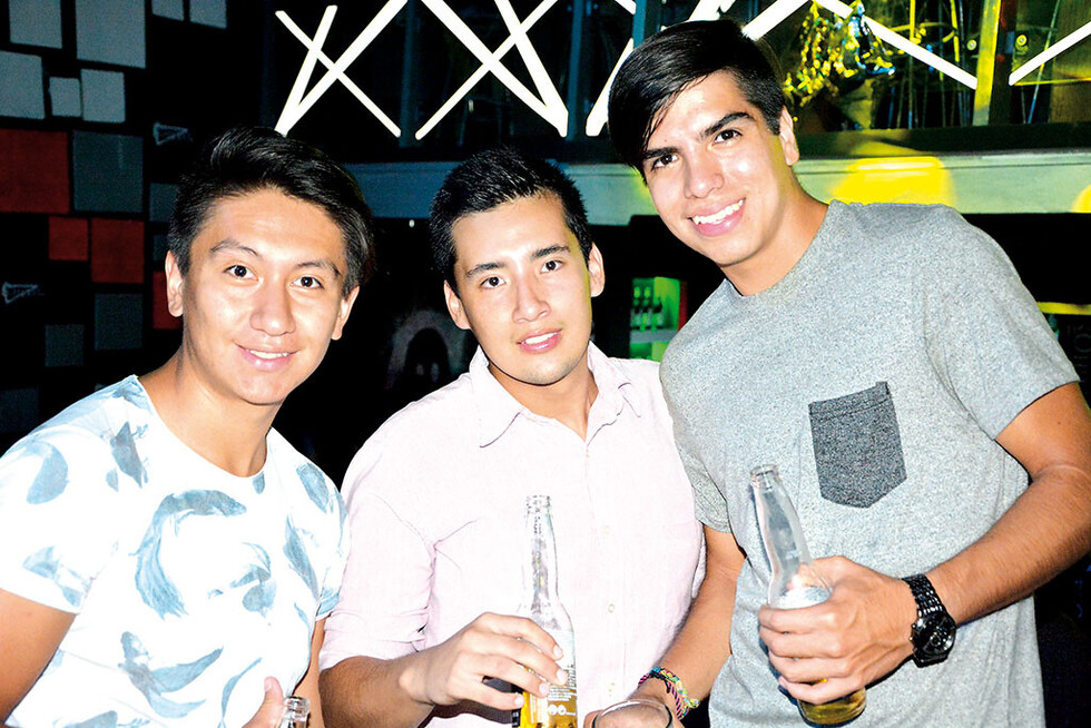 Noche de amigos  en la Disco