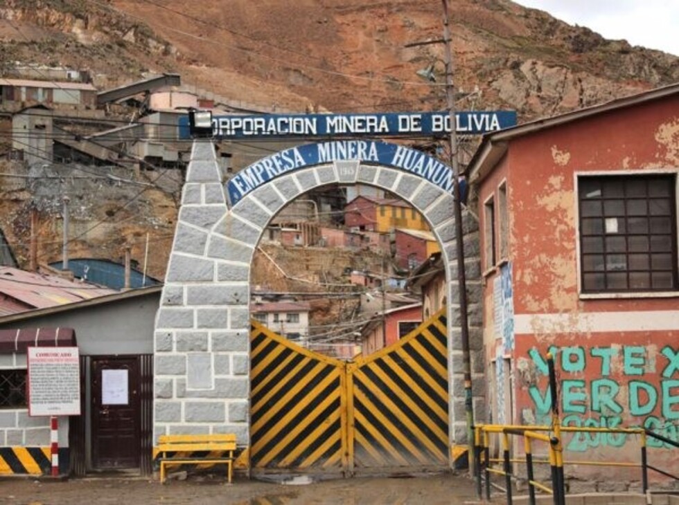 Policía propone sistema integral de seguridad para evitar robo de mineral en Huanuni