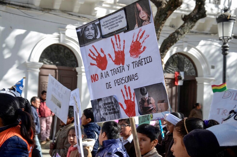 Instituciones de Tarija realizan caminata en el Día internacional contra la trata de personas