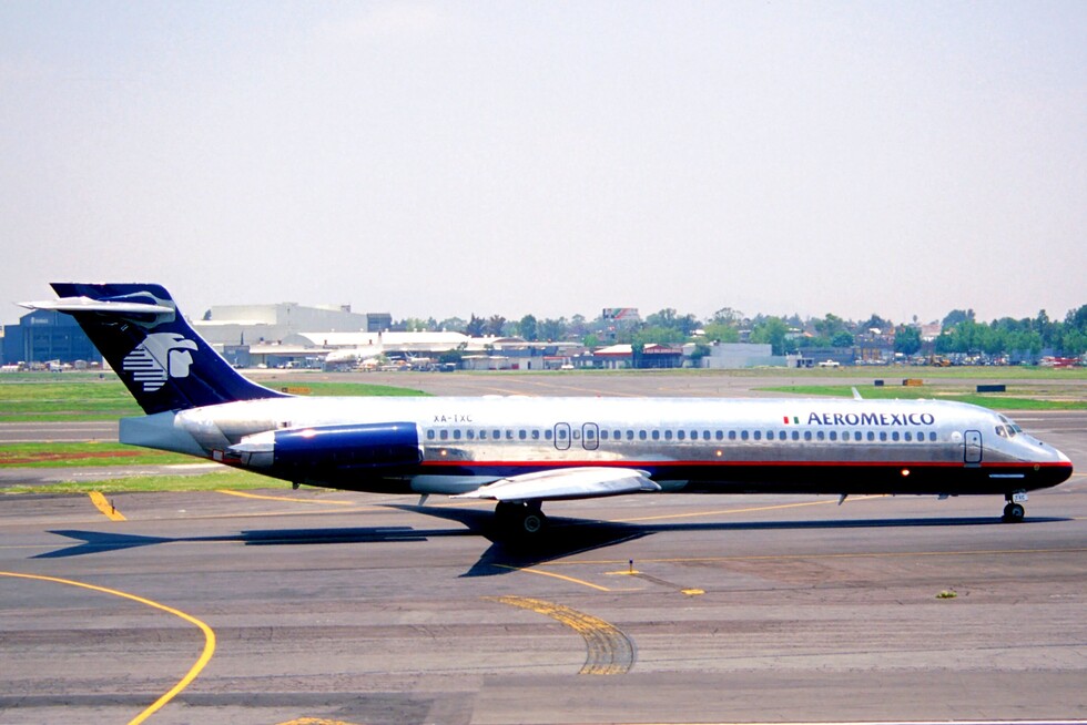 Un avión de pasajeros se estrella poco después de despegar del aeropuerto mexicano de Durango