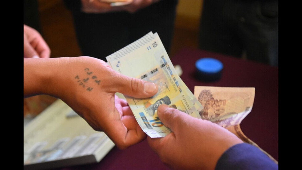Encarcelan a implicados en el robo de la medalla