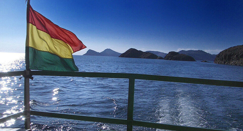 Morales afirma que la bandera boliviana pronto flameará en las orillas del Pacífico