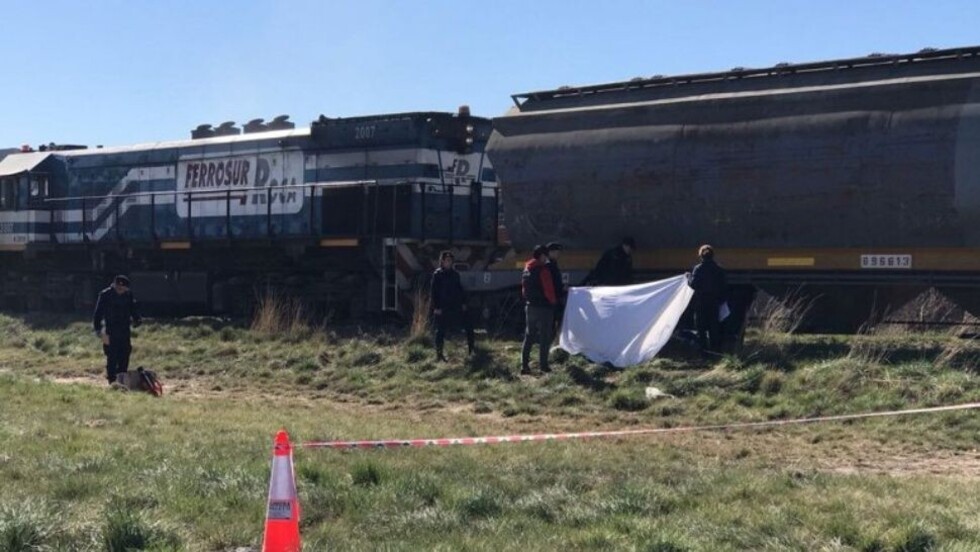 Se durmió en las vías del tren y murió arrollado