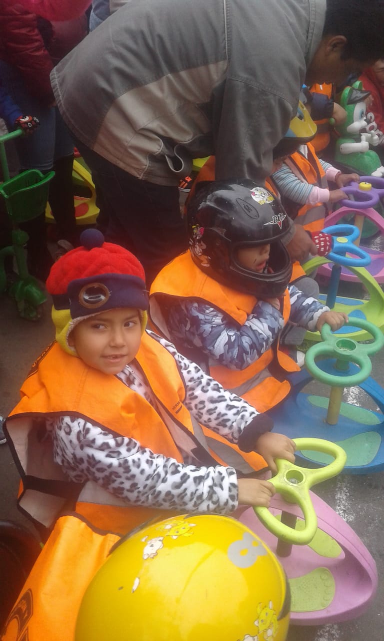 Competencia de cochecitos sin motor se realizó con éxito