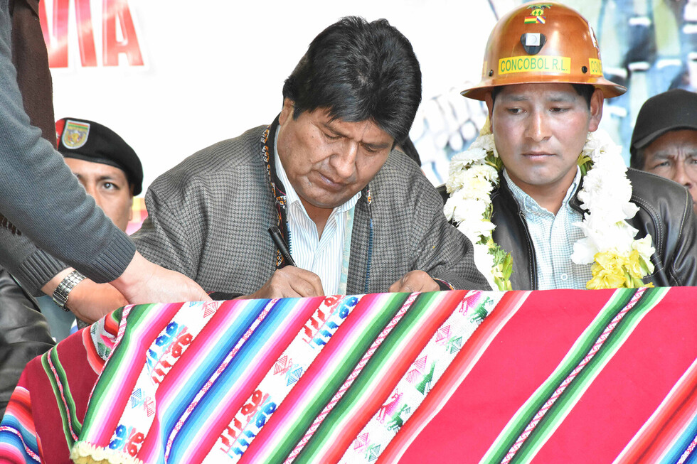 Morales promulga Ley 1088 que declara el 5 de agosto "Día Nacional de las Cooperativas"