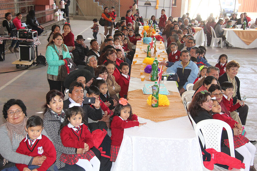Festejando  el día de los abuelitos