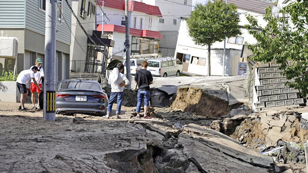 9 muertos y más de 300 heridos: Fuertes terremotos sacuden Japón