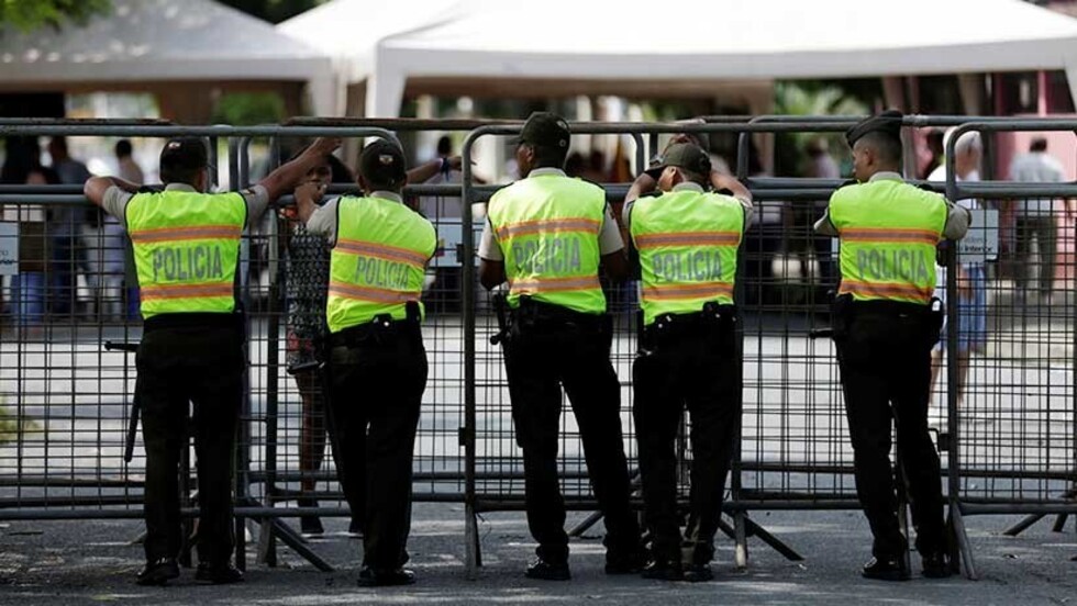Desaparece joven y detienen a pastor evangélico