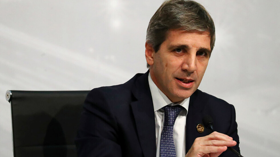 Argentina : Renuncia el presidente del Banco Central, Luis Caputo