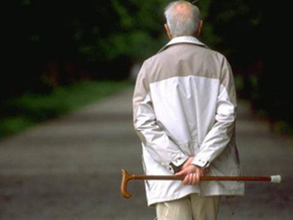 Un anciano fue acusado de abusar de su empleada