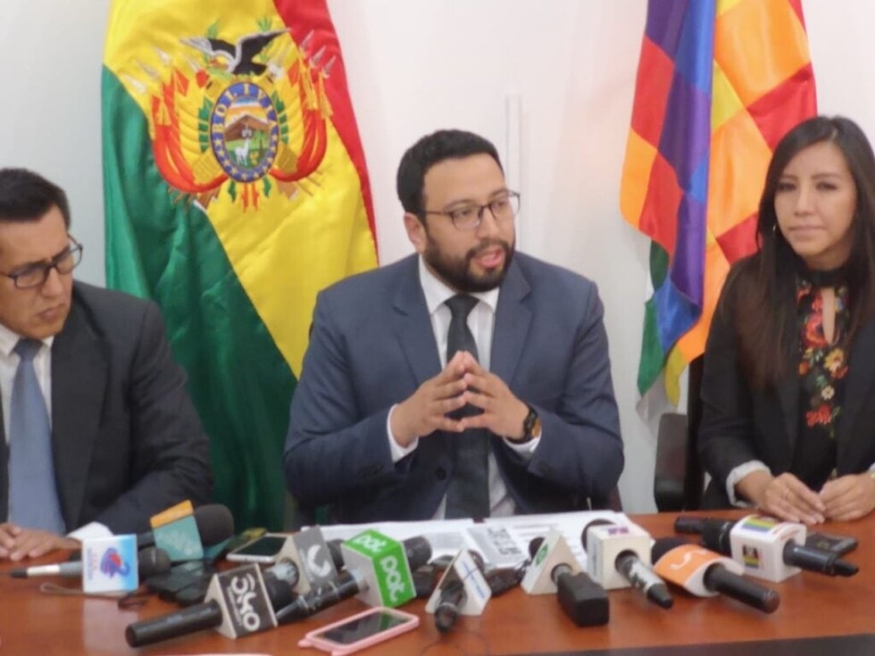 Formalizan denuncia que implica a hermana de Leyes