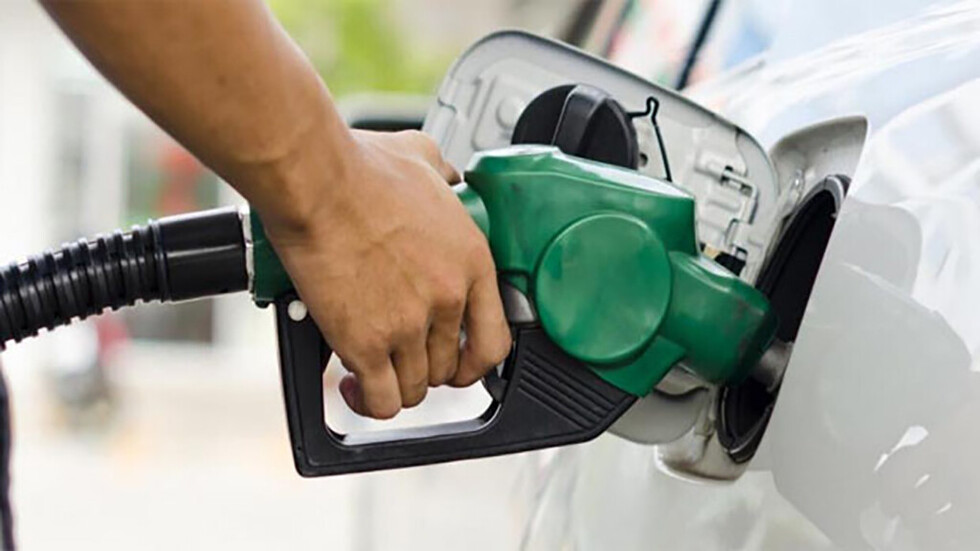 Darán combustible subvencionado a coches de bolivianos que vengan de visita