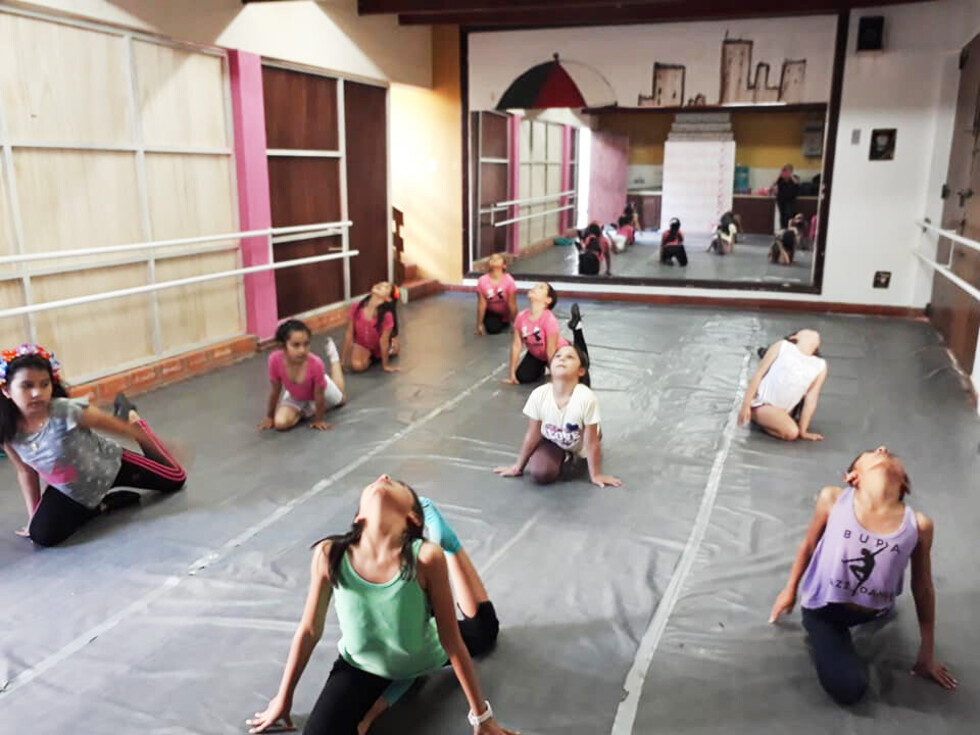 La Academia de Danza CRT  en Sucre