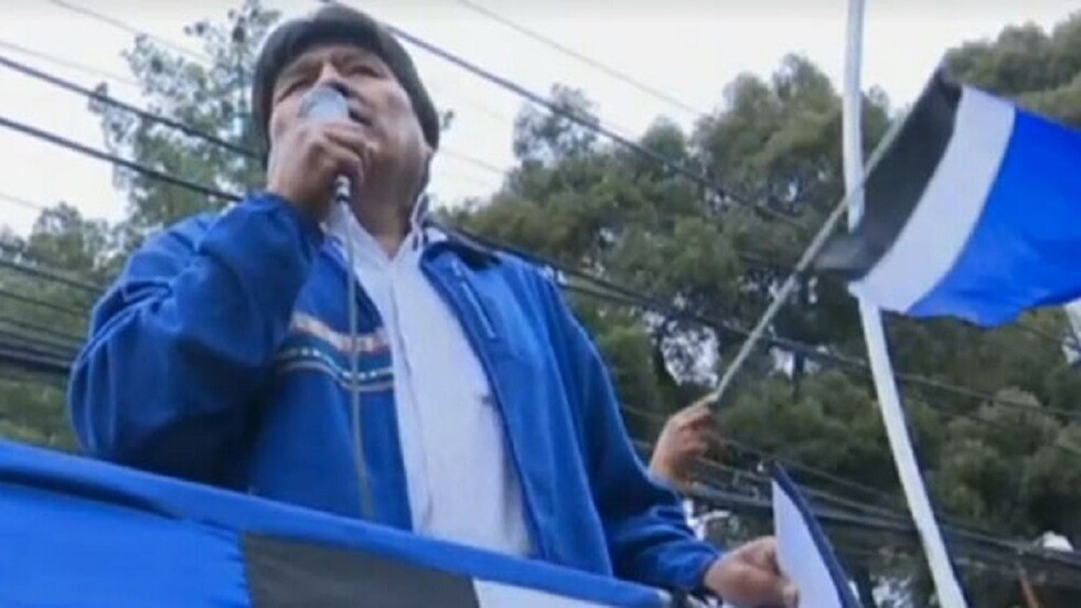 MAS presenta firmas de militantes; Evo afirma que son más de un millón