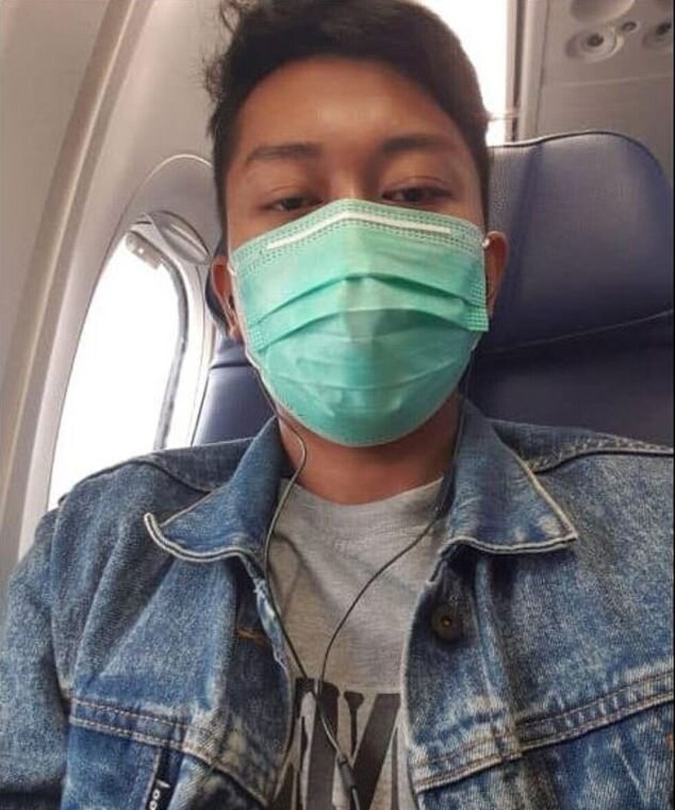 Tragedia aérea en Indonesia: Un pasajero envió un selfi a su esposa justo antes del despegue