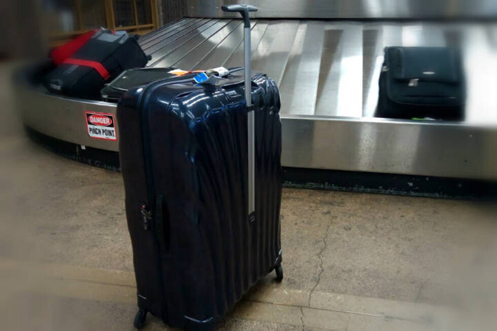 Un sujeto es detenido en el aeropuerto con $us 210 mil
