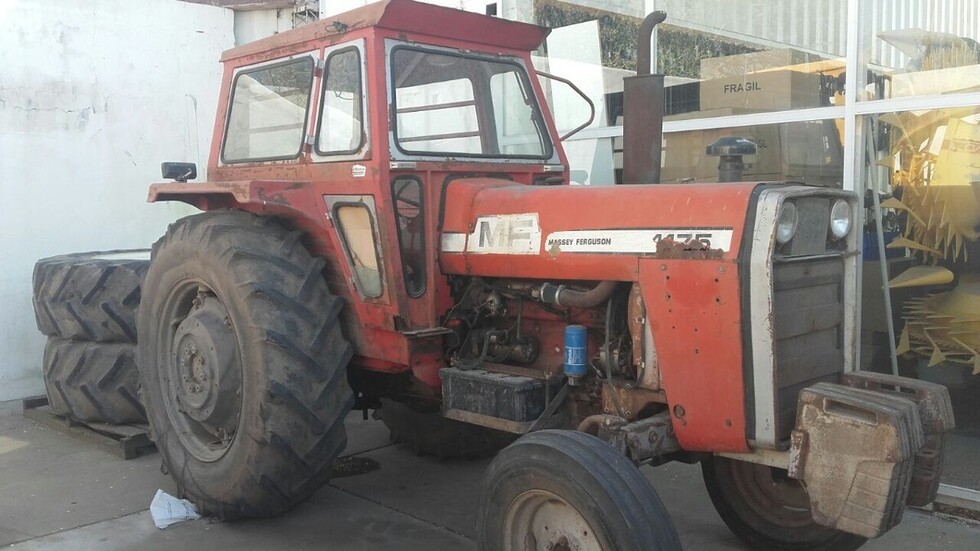 Ayudante muere al caer de un tractor agrícola