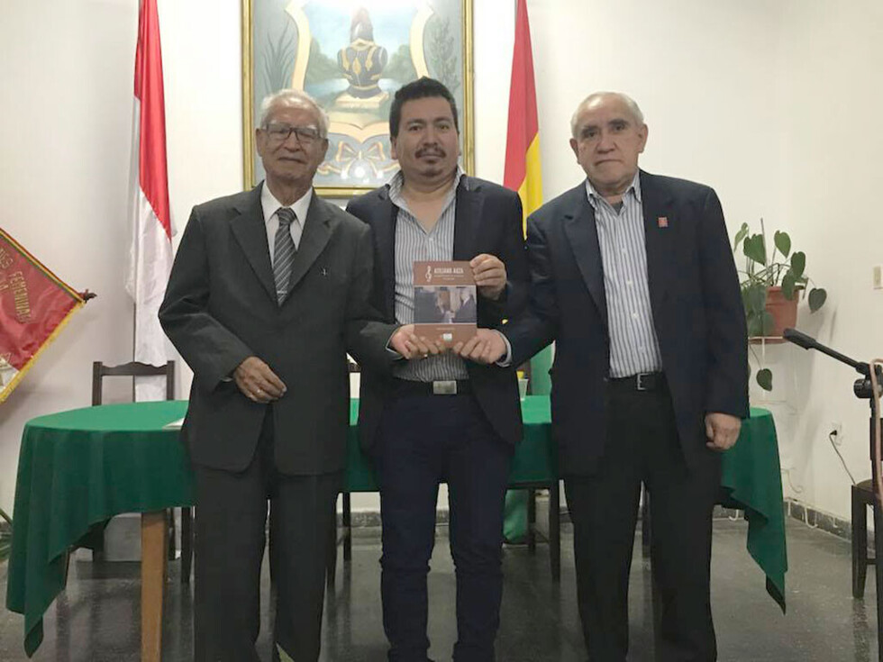 Presentan el libro biográfico de  “Atiliano Auza”